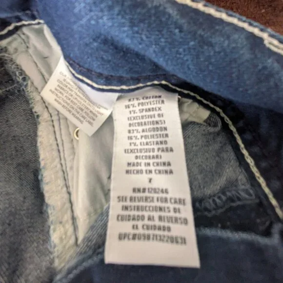 Wallflower Embellished Blue Jean Capri Size 7 - NWOT - Picture 10 of 13